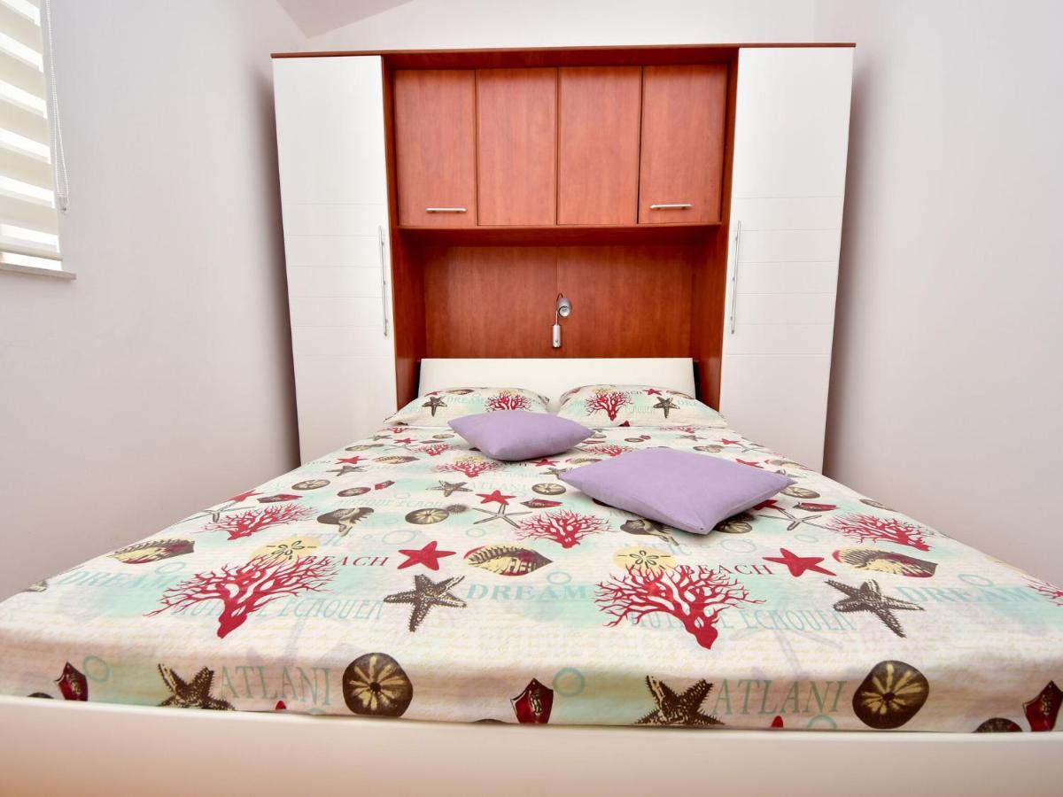 Cozy Holiday Home In Krusevo With Garden Exteriör bild