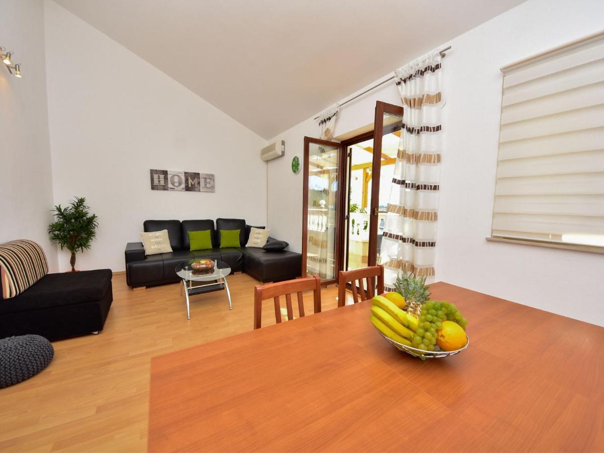 Cozy Holiday Home In Krusevo With Garden Exteriör bild